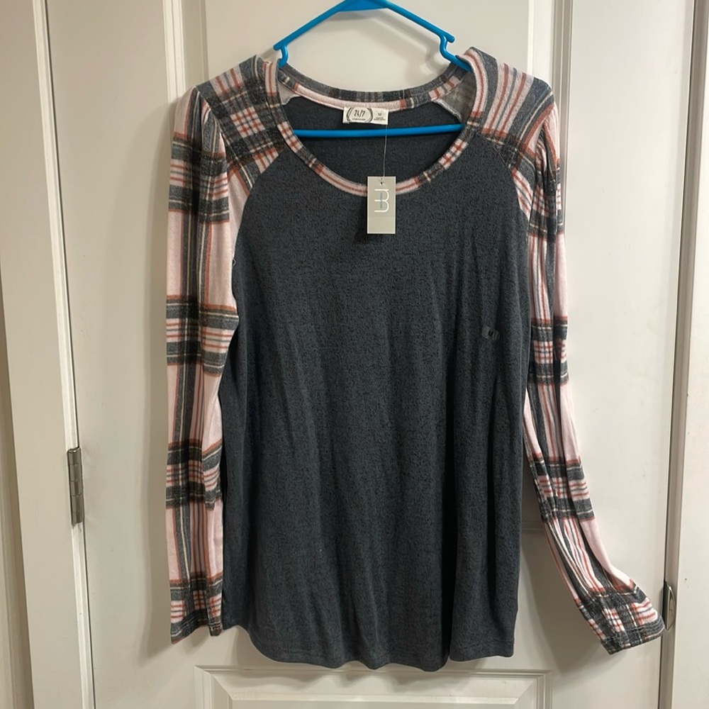Brand new Maurice’s plaid shirt